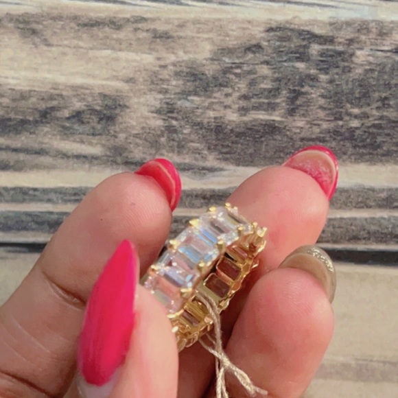 Ring - Picture 5 of 6